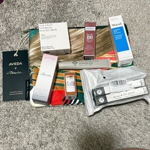 7 products all new
One cosmetics pouch